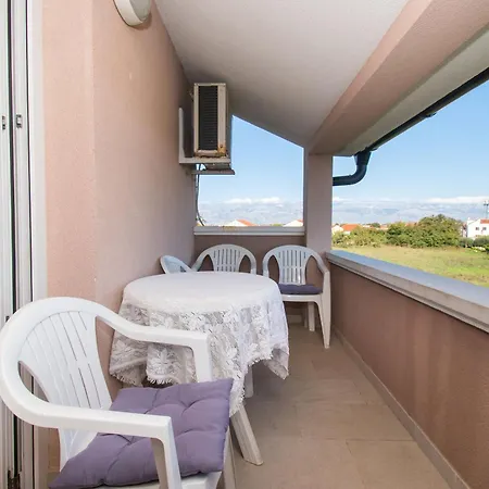 Nikola Apartment *