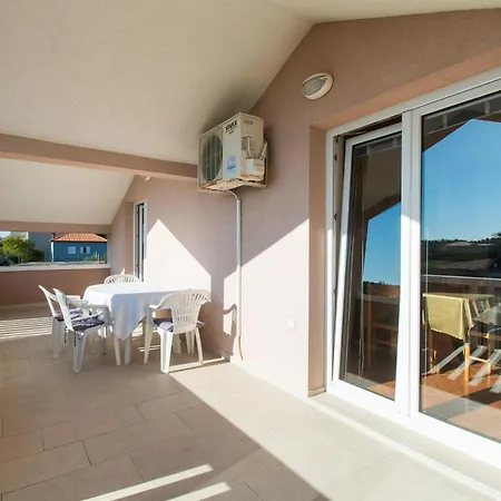 Nikola Apartment Nin